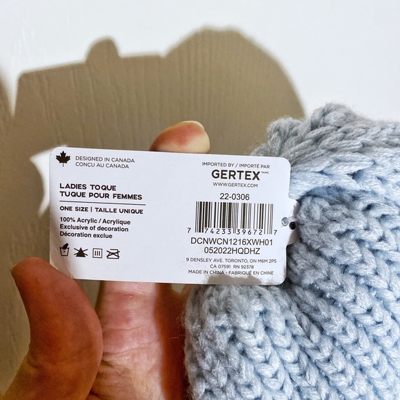 DENSLEY & CO light blue toque hat with a peace sign patch - Picture 2 of 4